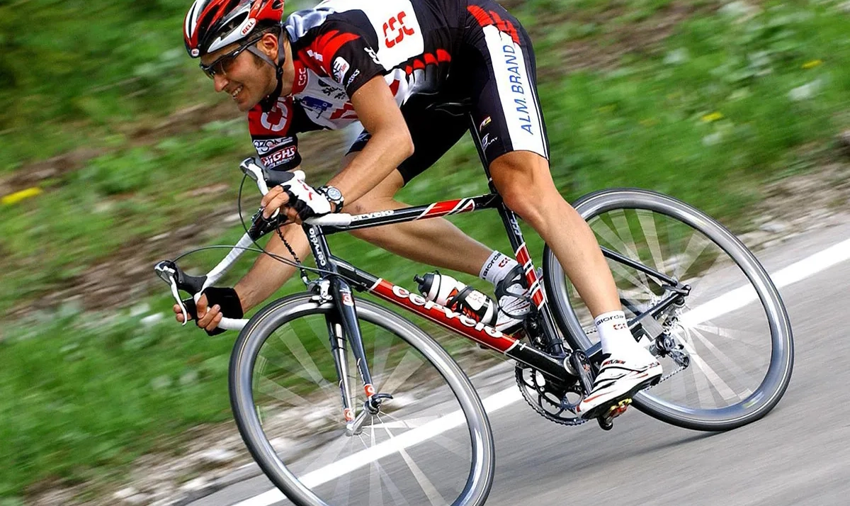 Carbon Fiber Wheel Bead Types - Clincher vs Tubular vs Tubeless Guide