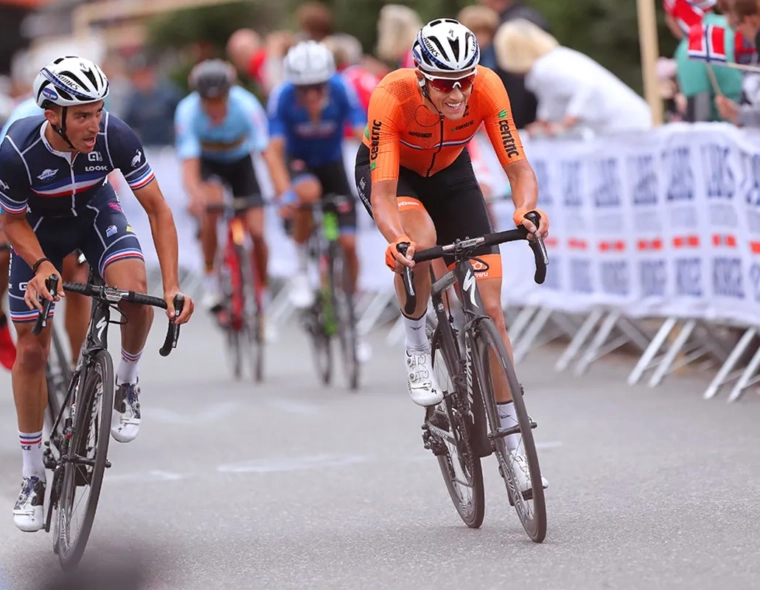 Carbon vs Steel Spokes - Best Choice for Your Bike Wheels