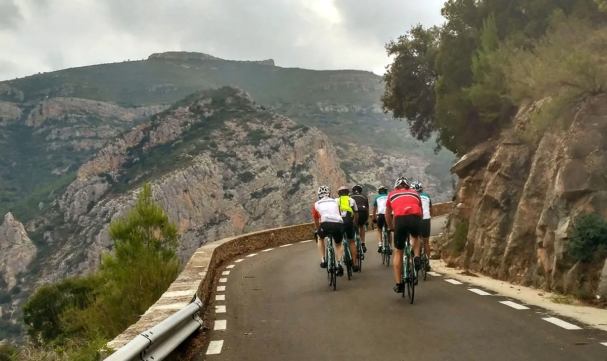 Cold Weather Care for Carbon Fiber Wheels - The Ultimate Winter Guide