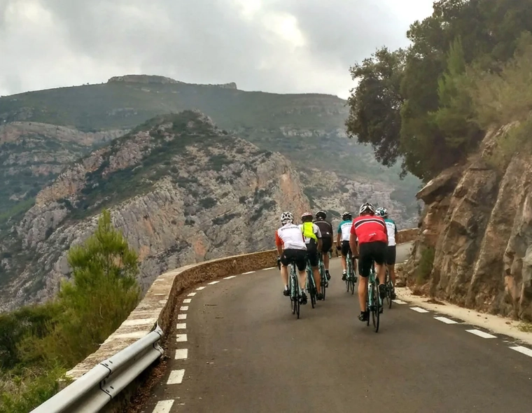 Cold Weather Care for Carbon Fiber Wheels - The Ultimate Winter Guide