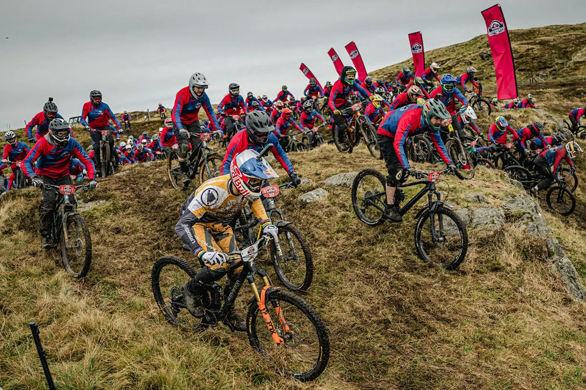 Flat vs Drop Bars - The Ultimate Guide to Choosing Your Perfect Handlebar
