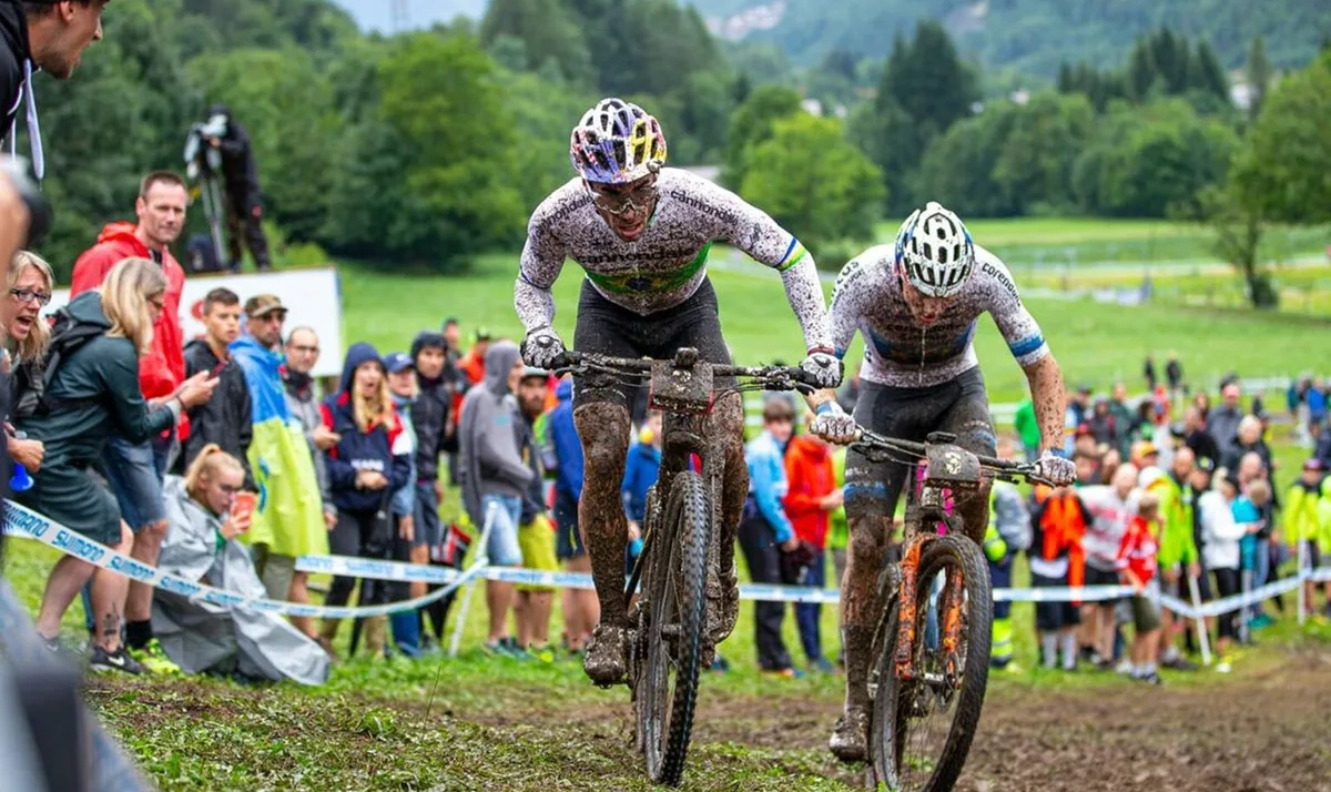 How to Ride a Bike No Hands - The Ultimate Safety & Balance Guide