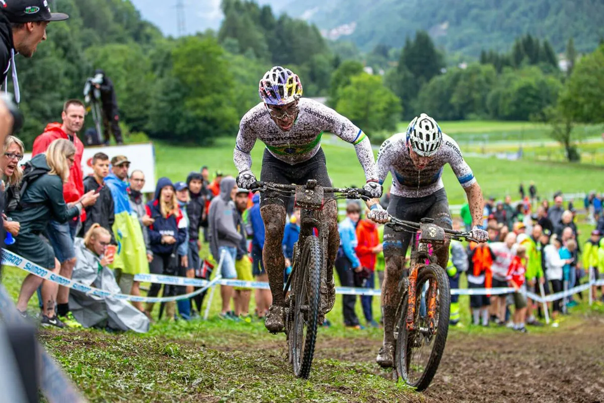 How to Ride a Bike No Hands - The Ultimate Safety & Balance Guide